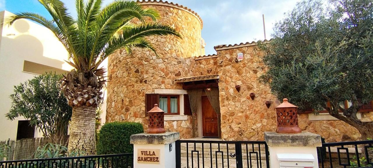 סנטני Villa Sanchez In Strandnahe Mit Pool, Jacuzzi, Klima, Wifi, Gas Bbq מראה חיצוני תמונה