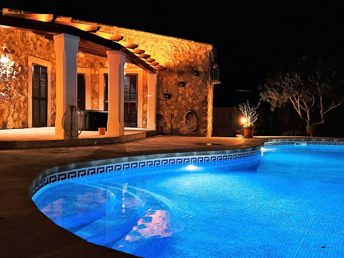 סנטני Villa Sanchez In Strandnahe Mit Pool, Jacuzzi, Klima, Wifi, Gas Bbq מראה חיצוני תמונה