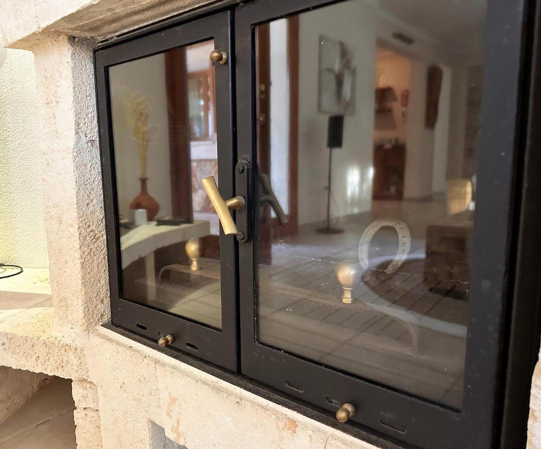 סנטני Villa Sanchez In Strandnahe Mit Pool, Jacuzzi, Klima, Wifi, Gas Bbq מראה חיצוני תמונה